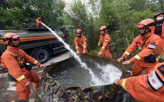 森林水袋怎么装水