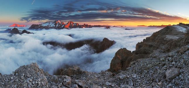 绿宝石日落山，绿宝石日落山在哪